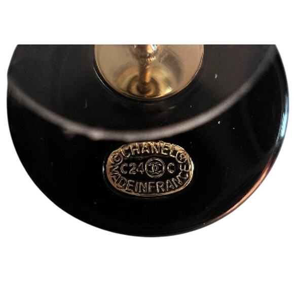 Chanel Black Resin Stud Earrings 2024 Cruise Collection (CHXX022) - Picture 4 of 5